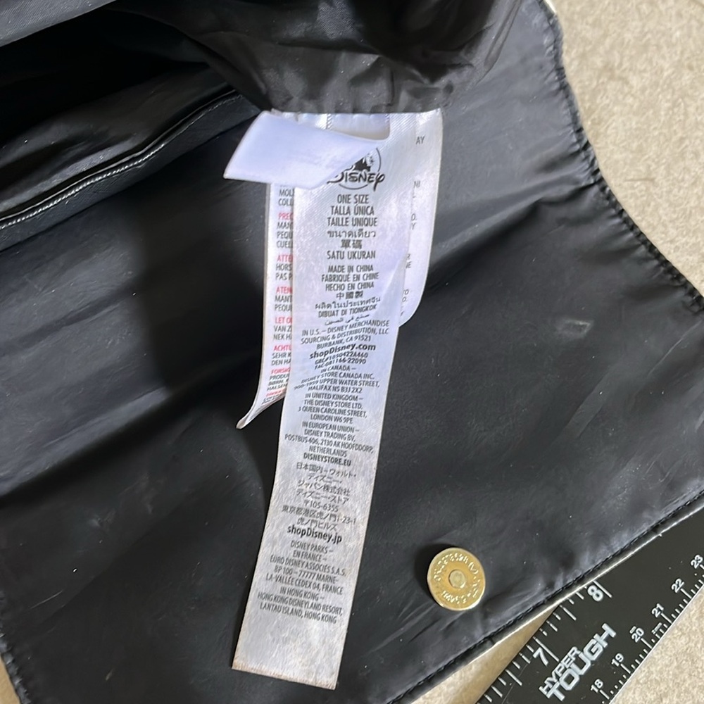 Disney backpack is like new with no tag - Picture 3 of 5